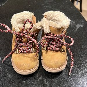 Cat & jack toddler winter boots size 5. Good condition really warm.